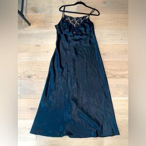 Vintage black slipdress / vintage nightgown with lace back